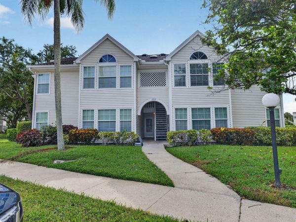 1975 WESTMINSTER Circle, Unit 4, Vero Beach, FL 32966