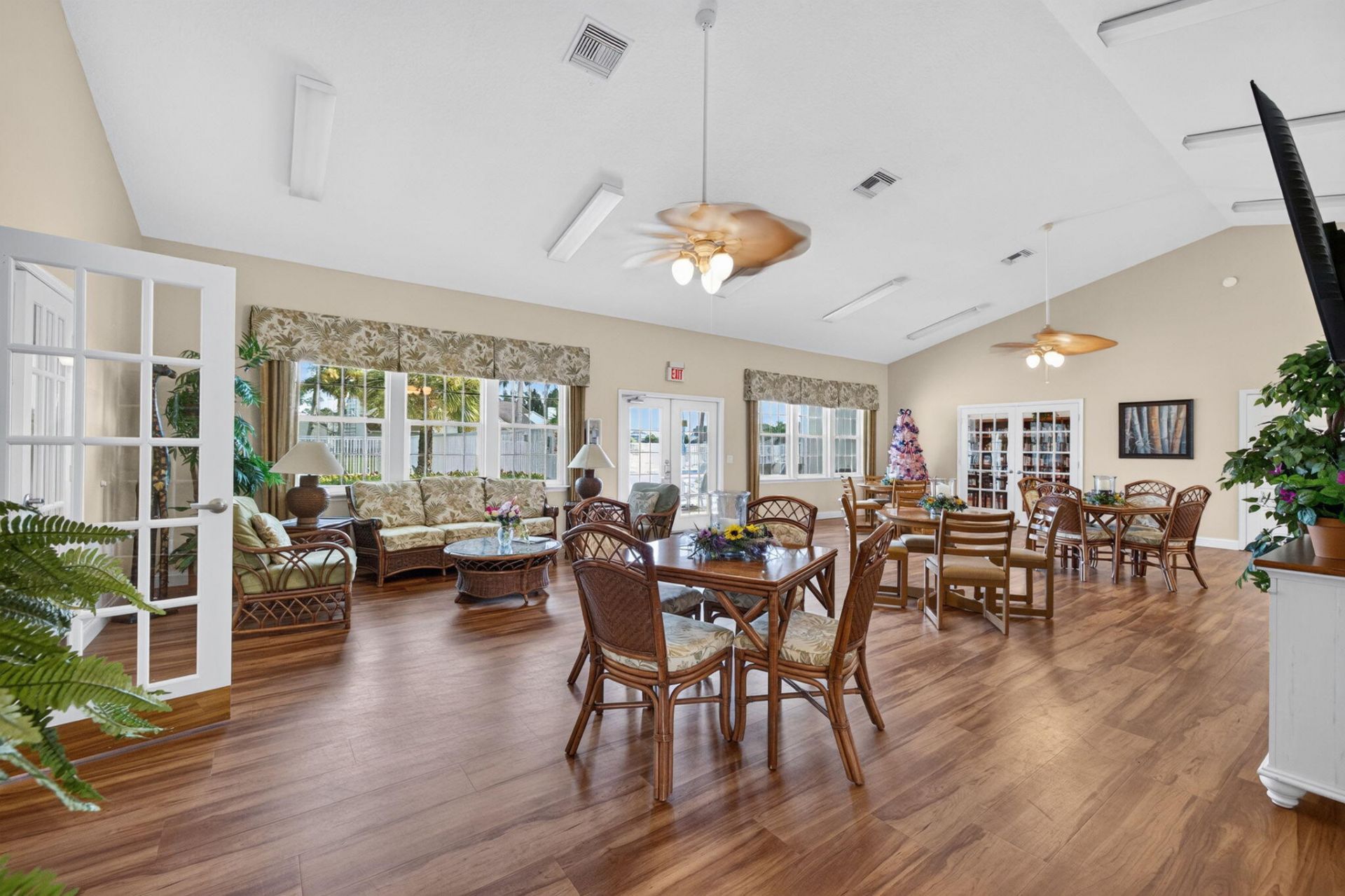 1975 Westminster Circle, Unit 4, Vero Beach, FL 32966 Photo