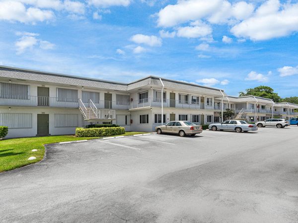 3160 Lake Osborne Drive, Unit Bldg 6 uni, Lake Worth Beach, FL 33461