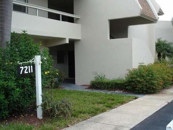 7211 W COUNTRY CLUB Drive N, Unit 135, Sarasota, FL 34243