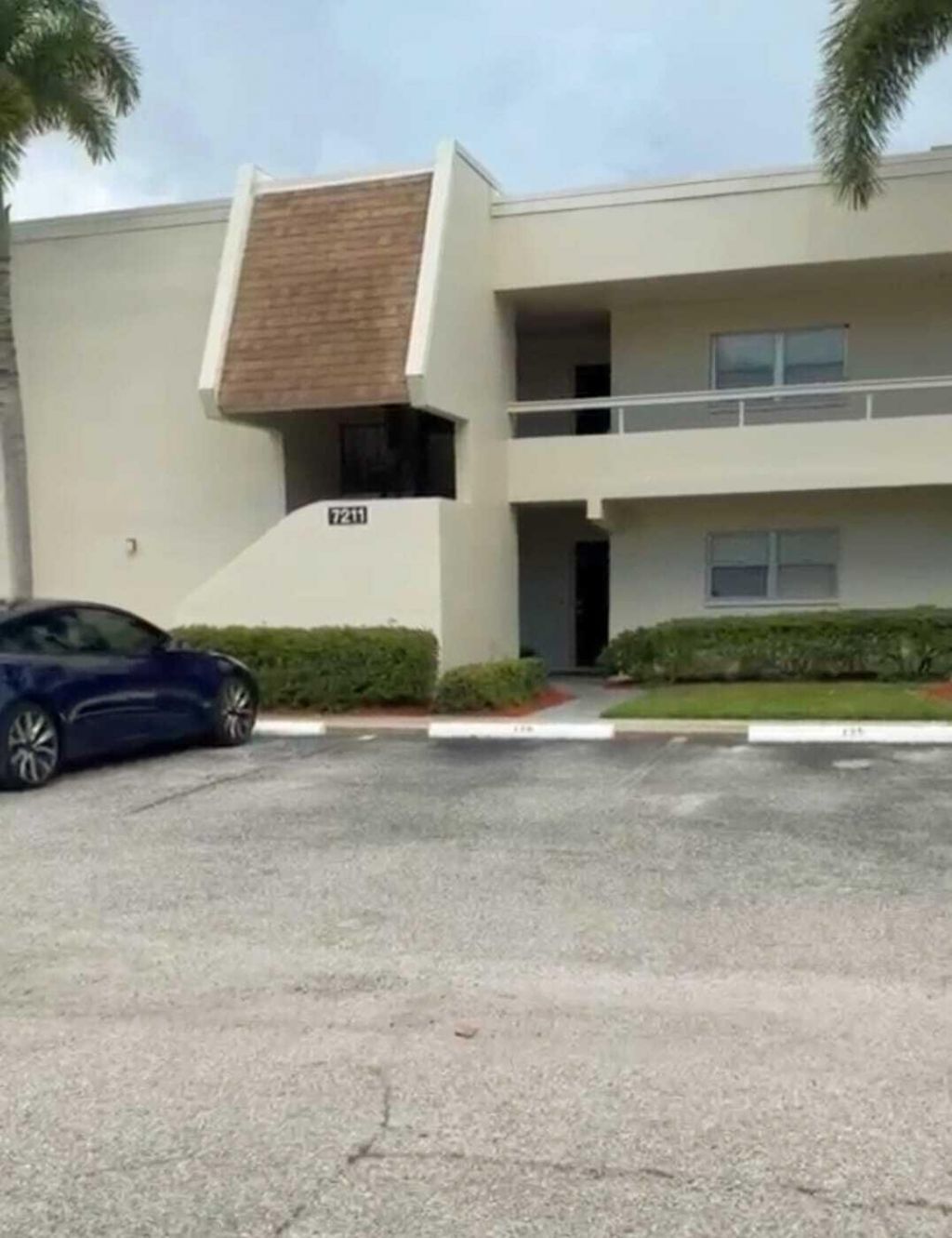 7211 W Country Club Drive N, Unit 135, Sarasota, FL 34243 Photo