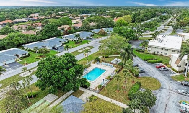7211 W Country Club Drive N, Unit 135, Sarasota, FL 34243 Photo