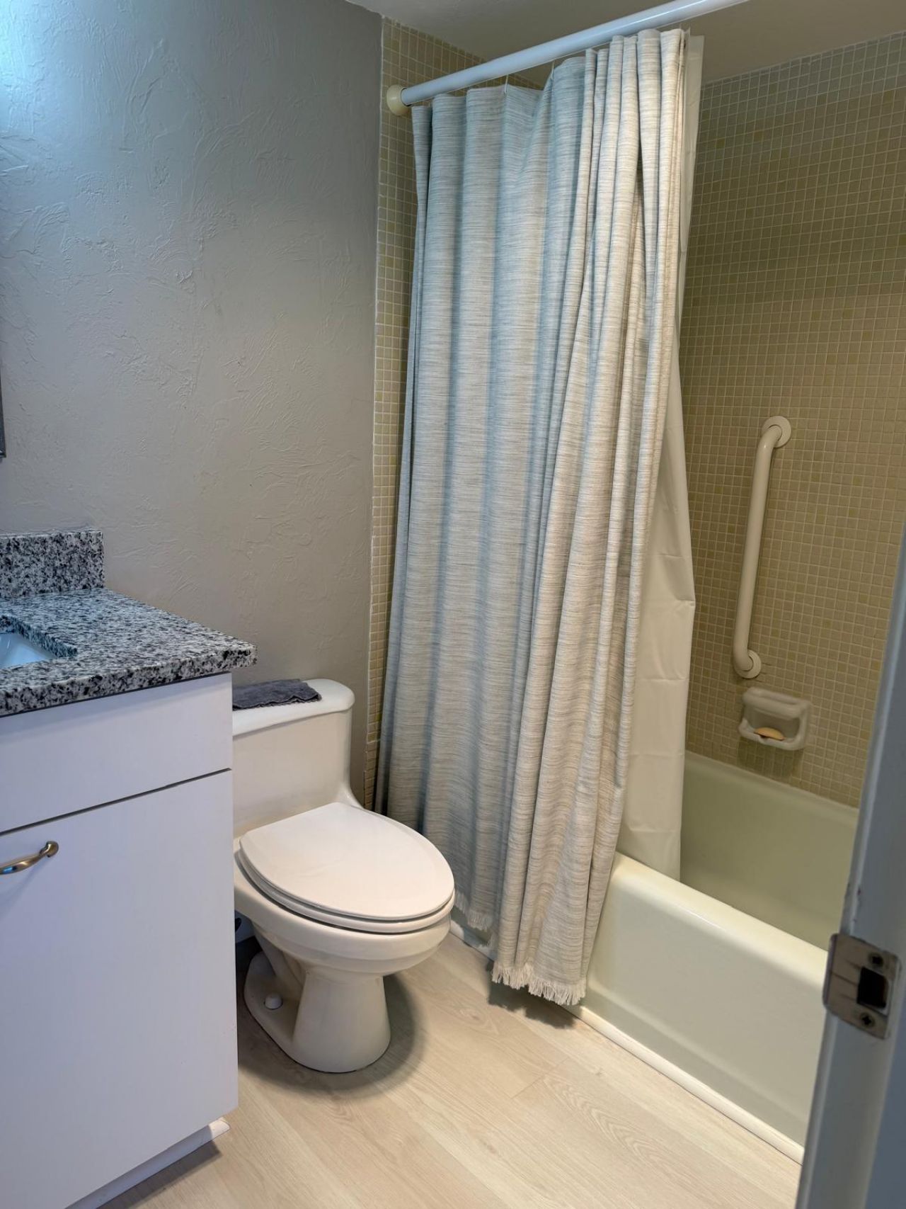 7211 W Country Club Drive N, Unit 135, Sarasota, FL 34243 Photo