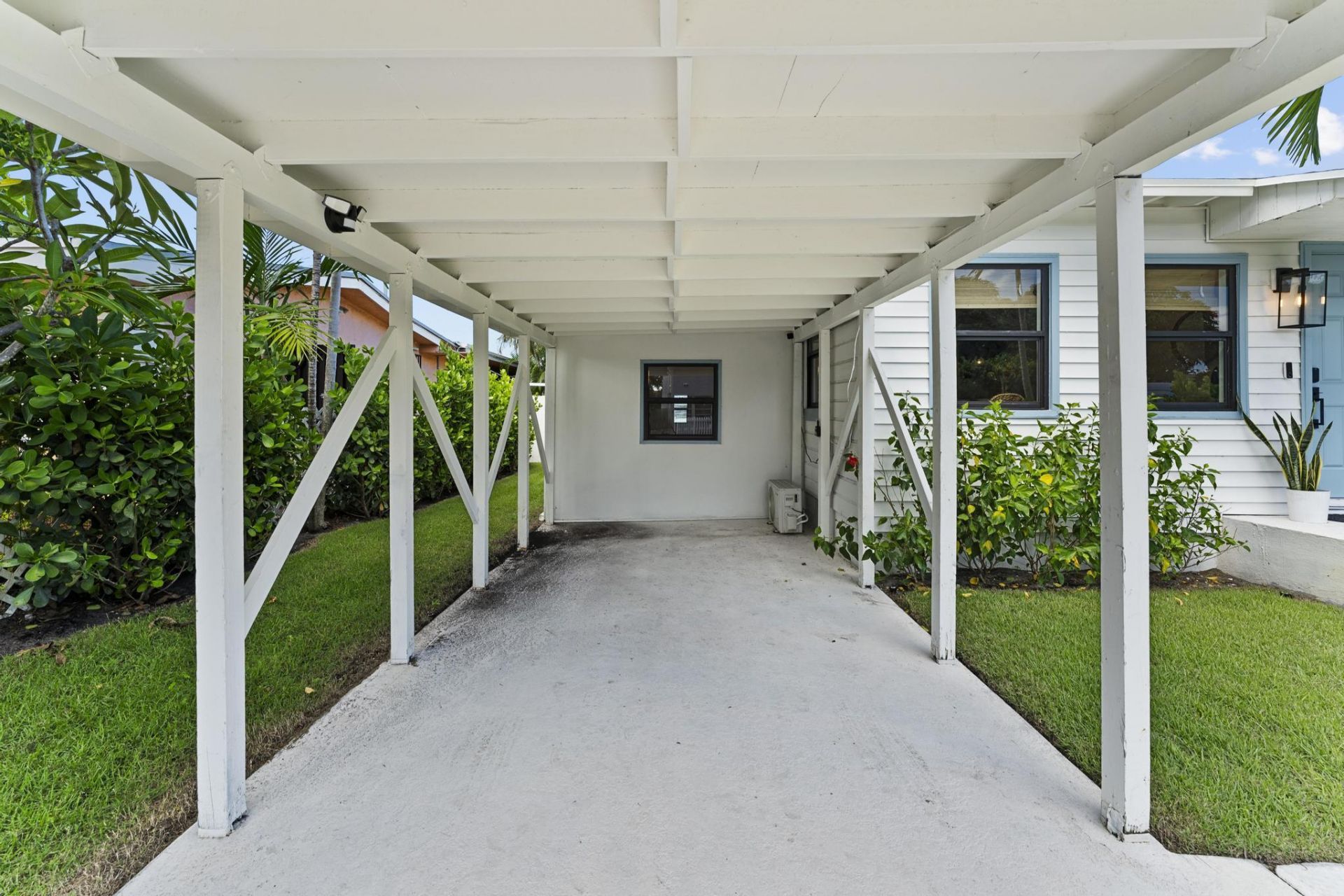 721 Dobbins Street, West Palm Beach, FL 33405 Photo