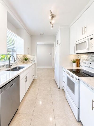 182 Del Rio Boulevard, Boca Raton, FL 33432 Photo
