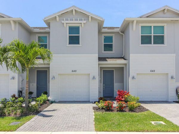 640 SE LAKE FALLS Street, Unit 640, Port St. Lucie, FL 34984