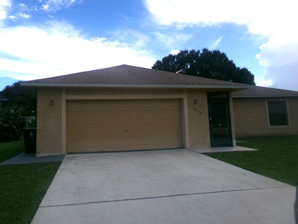 1490 SE Grapeland Avenue, Port St. Lucie, FL 34952