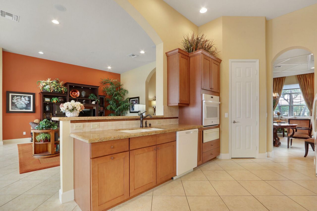 9885 SW Torriente Lane, Port Saint Lucie, FL 34986 Photo