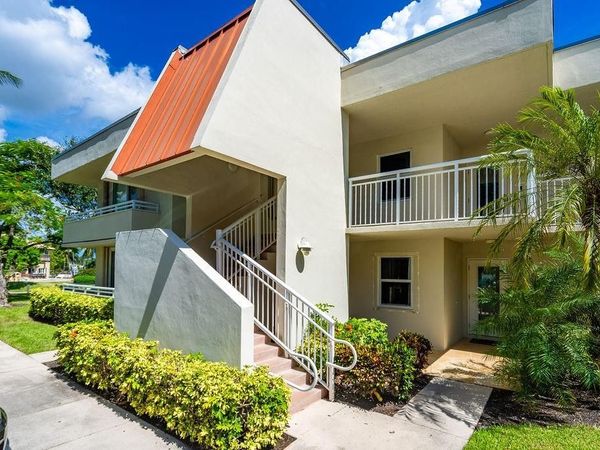 3175 NE 48TH Court, Unit 105, Lighthouse Point, FL 33064