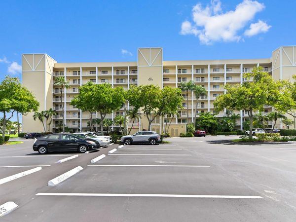 7260 KINGHURST Drive, Unit 106, Delray Beach, FL 33446