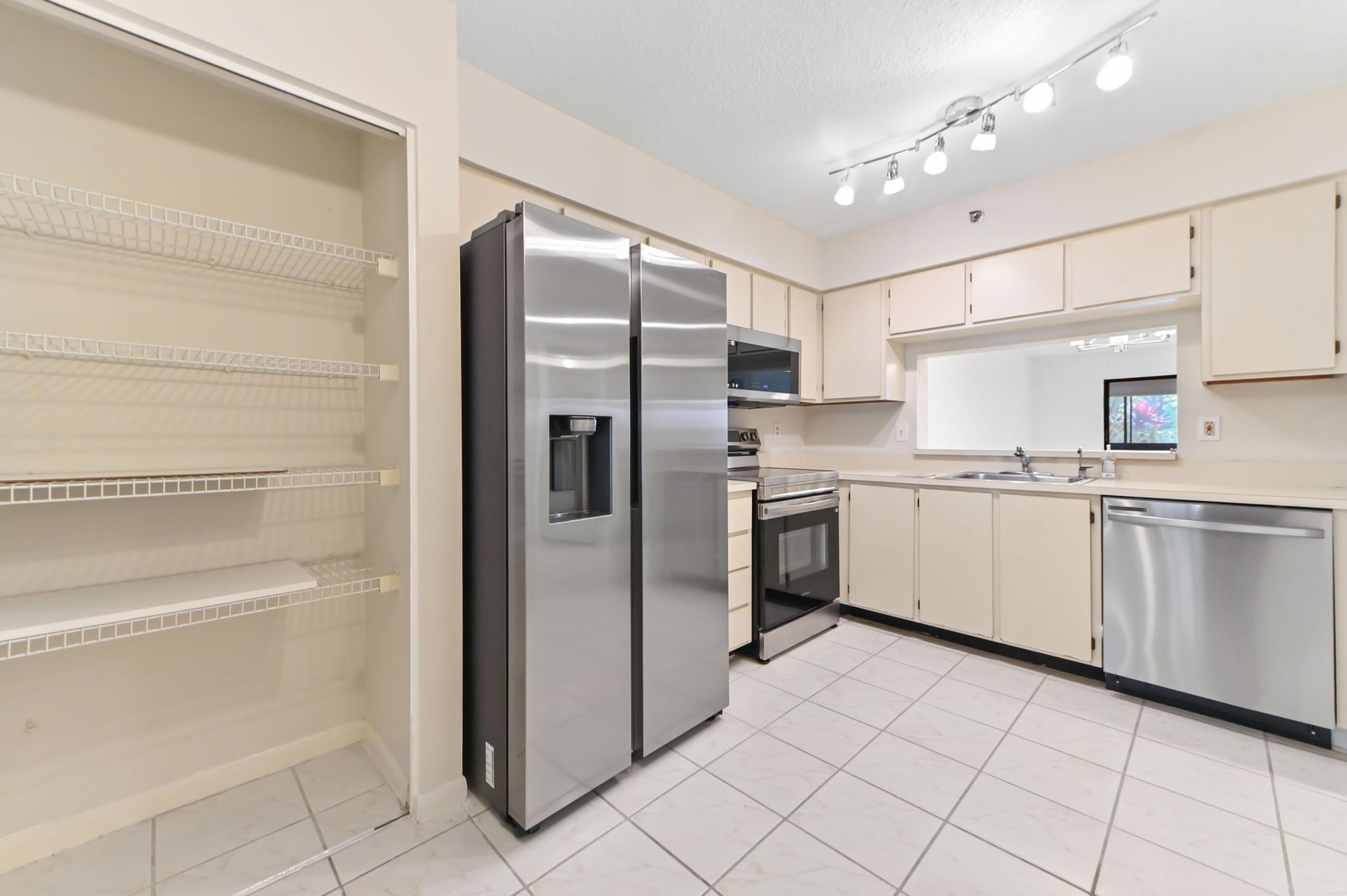 7260 Kinghurst Drive, Unit 106, Delray Beach, FL 33446 Photo