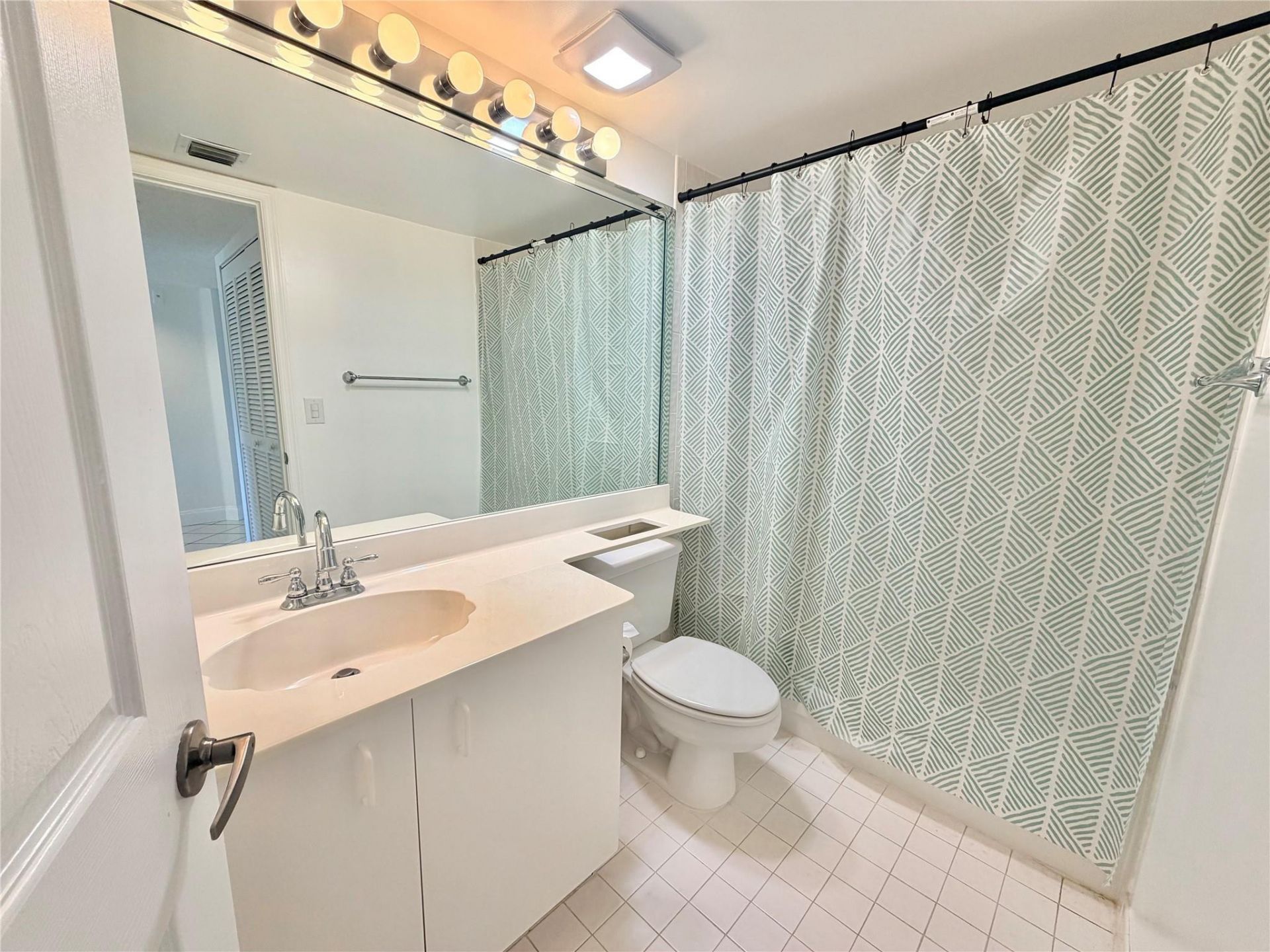 9587 Weldon Circle, Unit B204, Tamarac, FL 33321 Photo