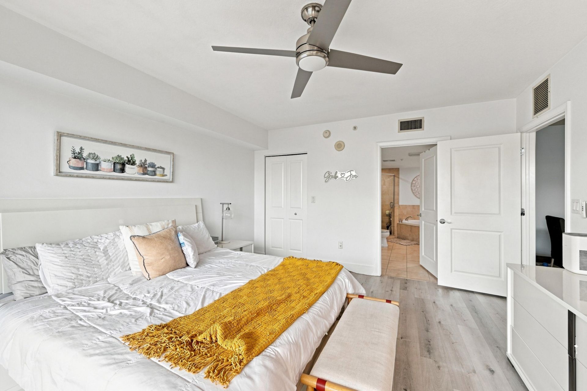 610 W Las Olas Boulevard, Unit 416N, Fort Lauderdale, FL 33312 Photo