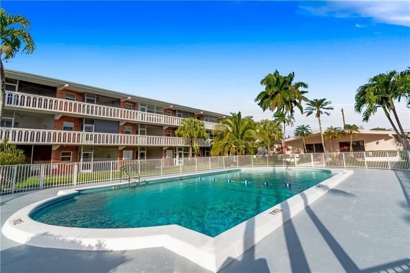 141 NE 10th Avenue, Unit 20B, Hallandale Beach, FL 33009 Photo