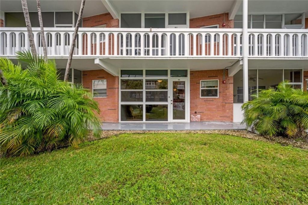 141 NE 10th Avenue, Unit 20B, Hallandale Beach, FL 33009 Photo