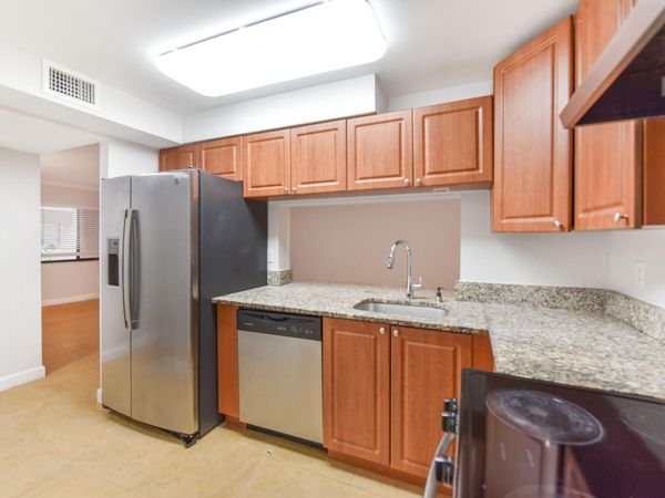 6053 10th Avenue N, Unit 140, Greenacres, FL 33463