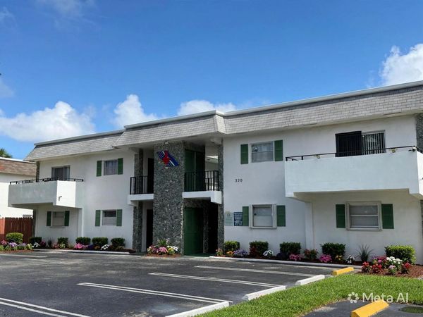 320 SW 1ST Street, Unit D-2, Pompano Beach, FL 33060