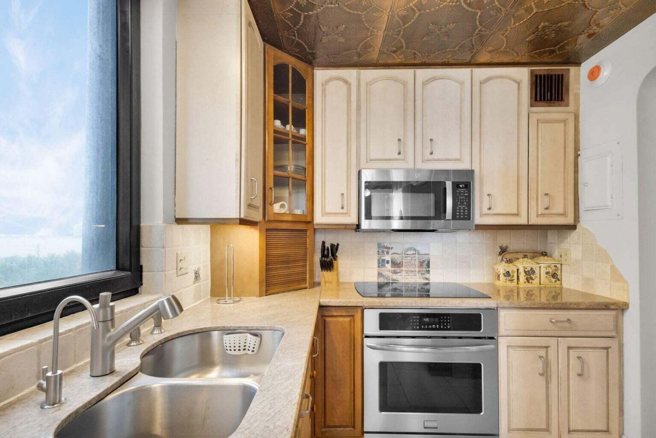 5380 N Ocean Drive, Unit 5B, Singer Island, FL 33404 Photo