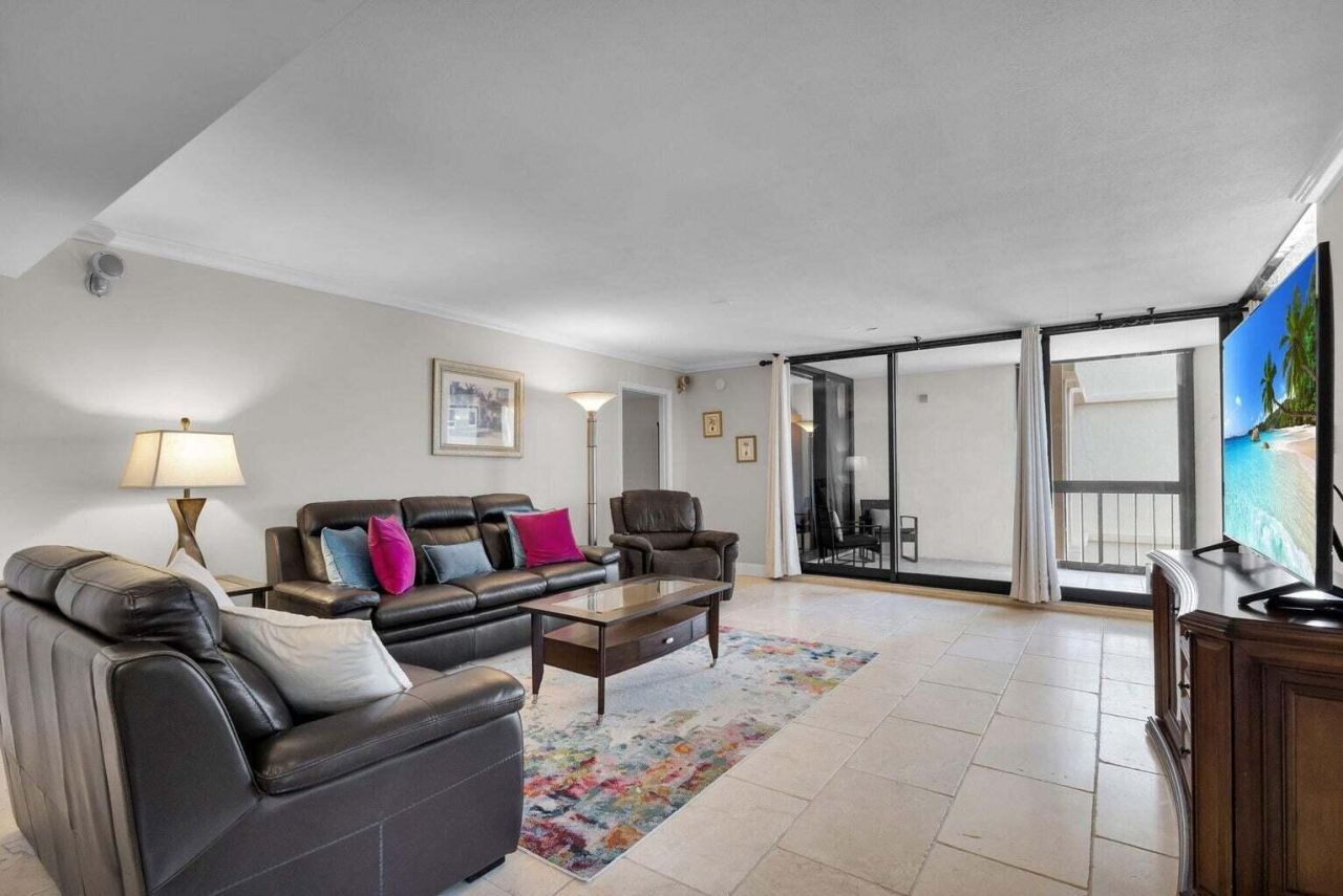 5380 N Ocean Drive, Unit 5B, Singer Island, FL 33404 Photo