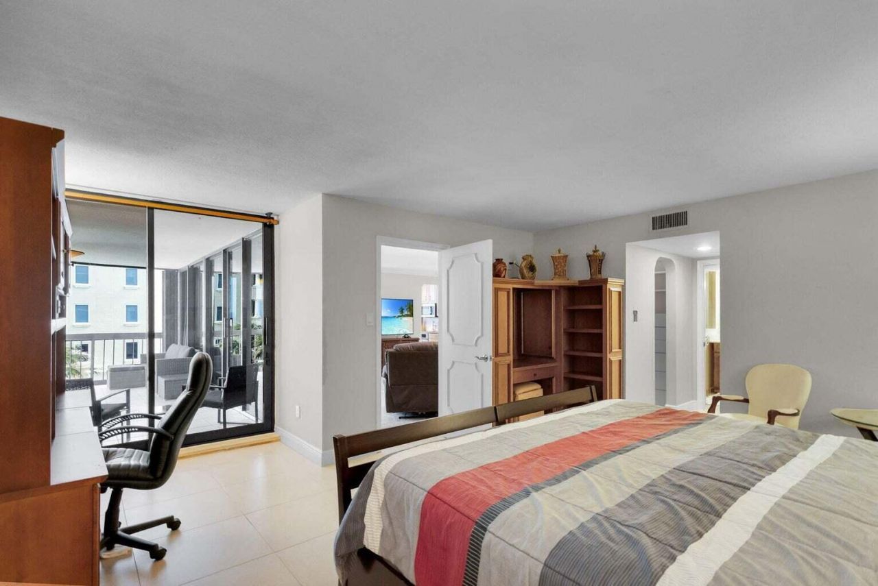 5380 N Ocean Drive, Unit 5B, Singer Island, FL 33404 Photo