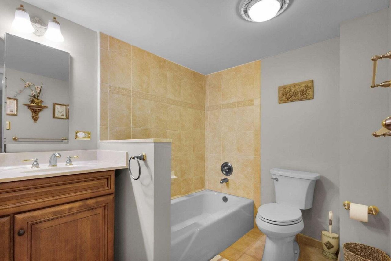 5380 N Ocean Drive, Unit 5B, Singer Island, FL 33404 Photo