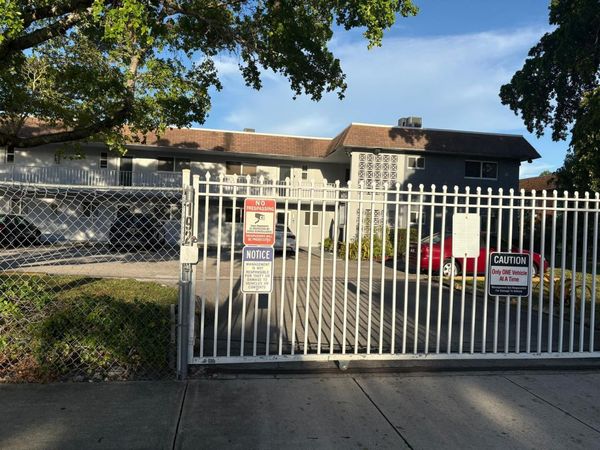 19255 NE 2ND Avenue, Unit 2224, Miami, FL 33179
