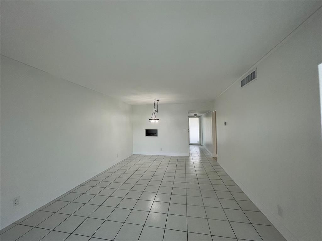 19255 NE 2nd Avenue, Unit 2224, Miami, FL 33179 Photo