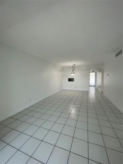 19255 NE 2nd Avenue, Unit 2224, Miami, FL 33179 Photo