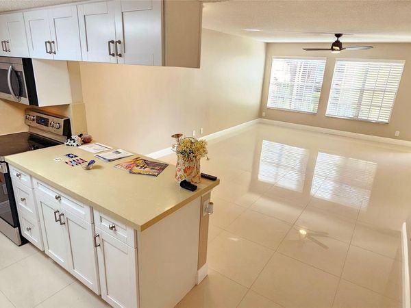 6339 La Costa Drive, Unit H, Boca Raton, FL 33433