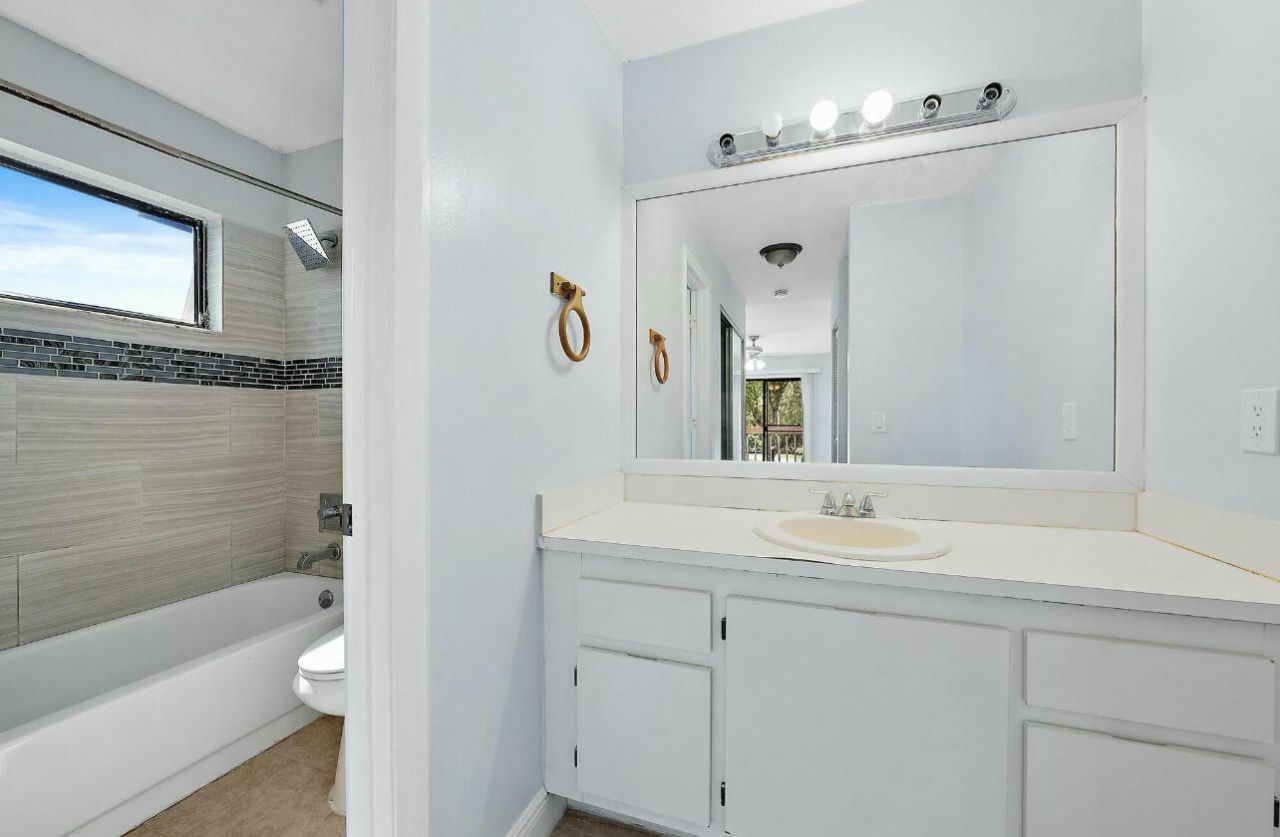 4012 Palm Bay Circle, Unit D, West Palm Beach, FL 33406 Photo