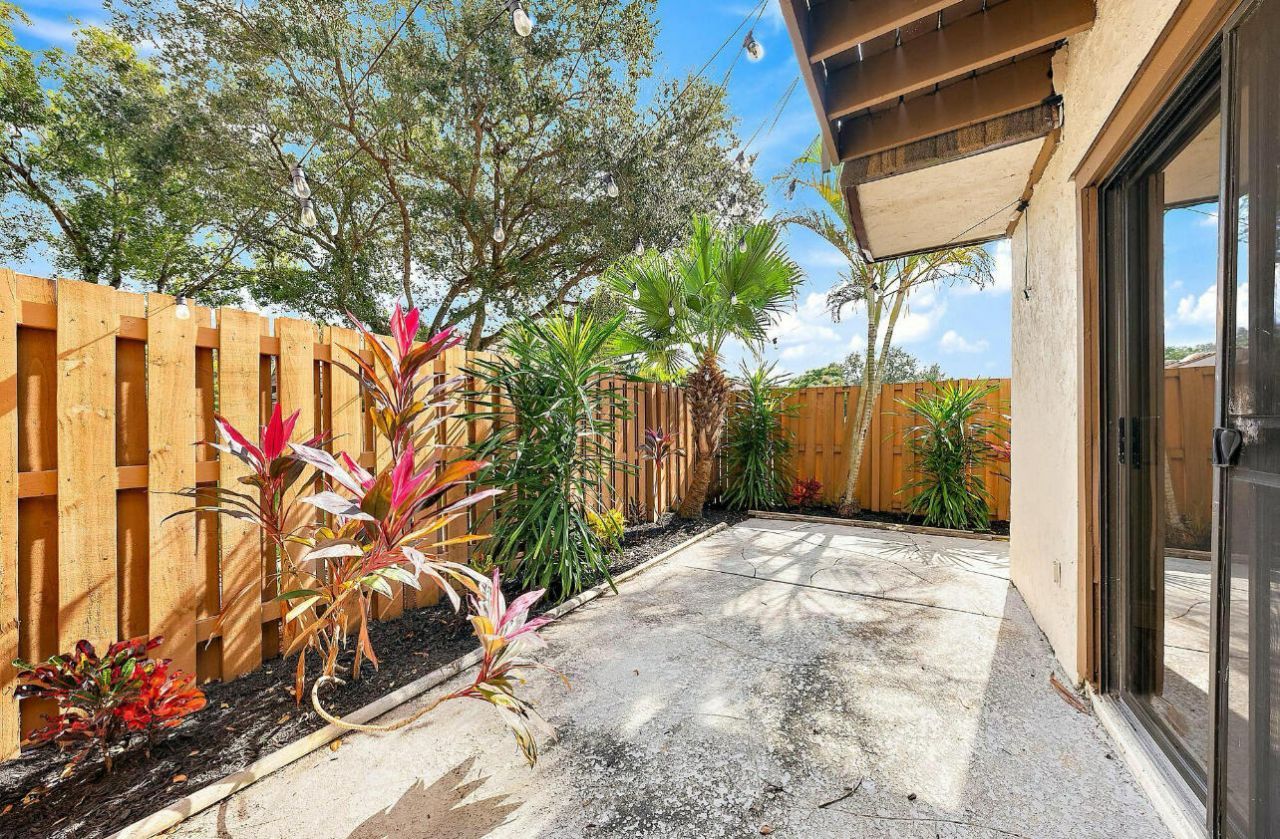 4012 Palm Bay Circle, Unit D, West Palm Beach, FL 33406 Photo