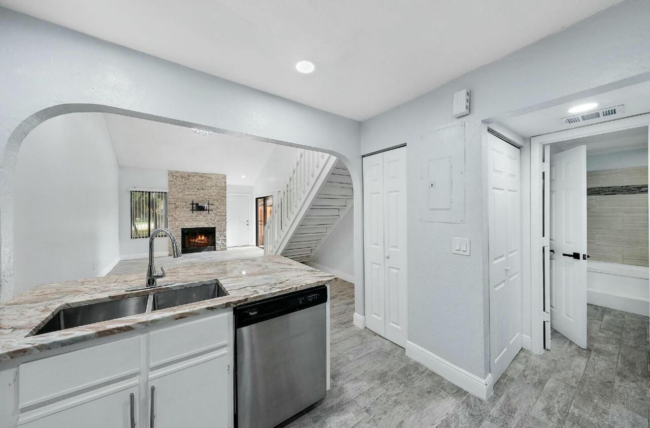 4012 Palm Bay Circle, Unit D, West Palm Beach, FL 33406 Photo