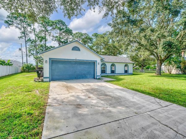 1800 SW Glenco Street, Port St. Lucie, FL 34953