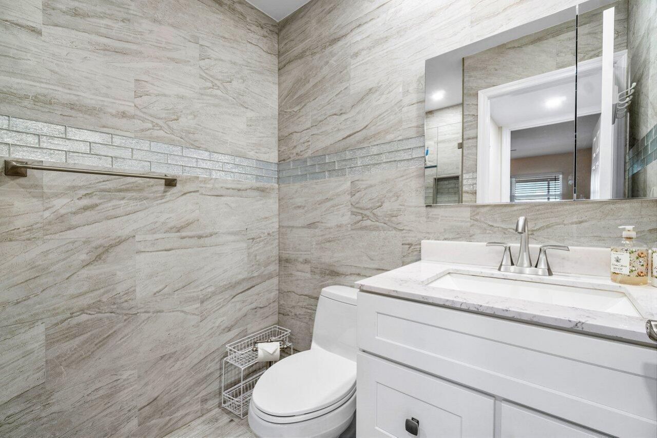 76 Flanders B, Delray Beach, FL 33484 Photo