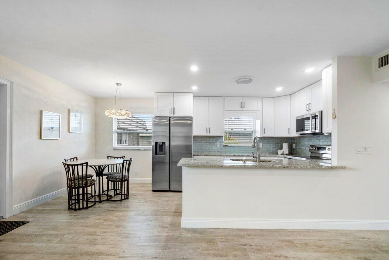 76 Flanders B, Delray Beach, FL 33484 Photo