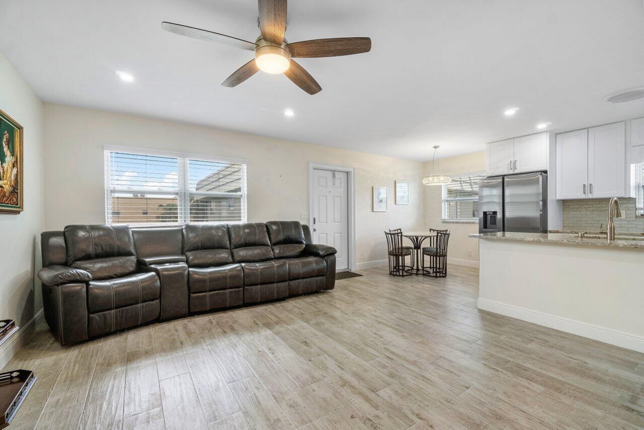 76 Flanders B, Delray Beach, FL 33484 Photo