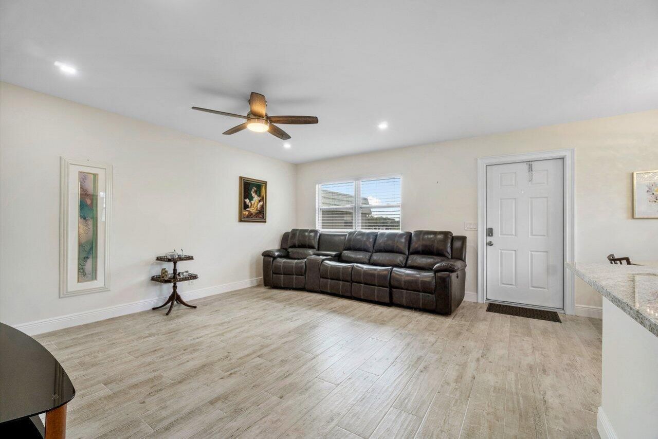 76 Flanders B, Delray Beach, FL 33484 Photo
