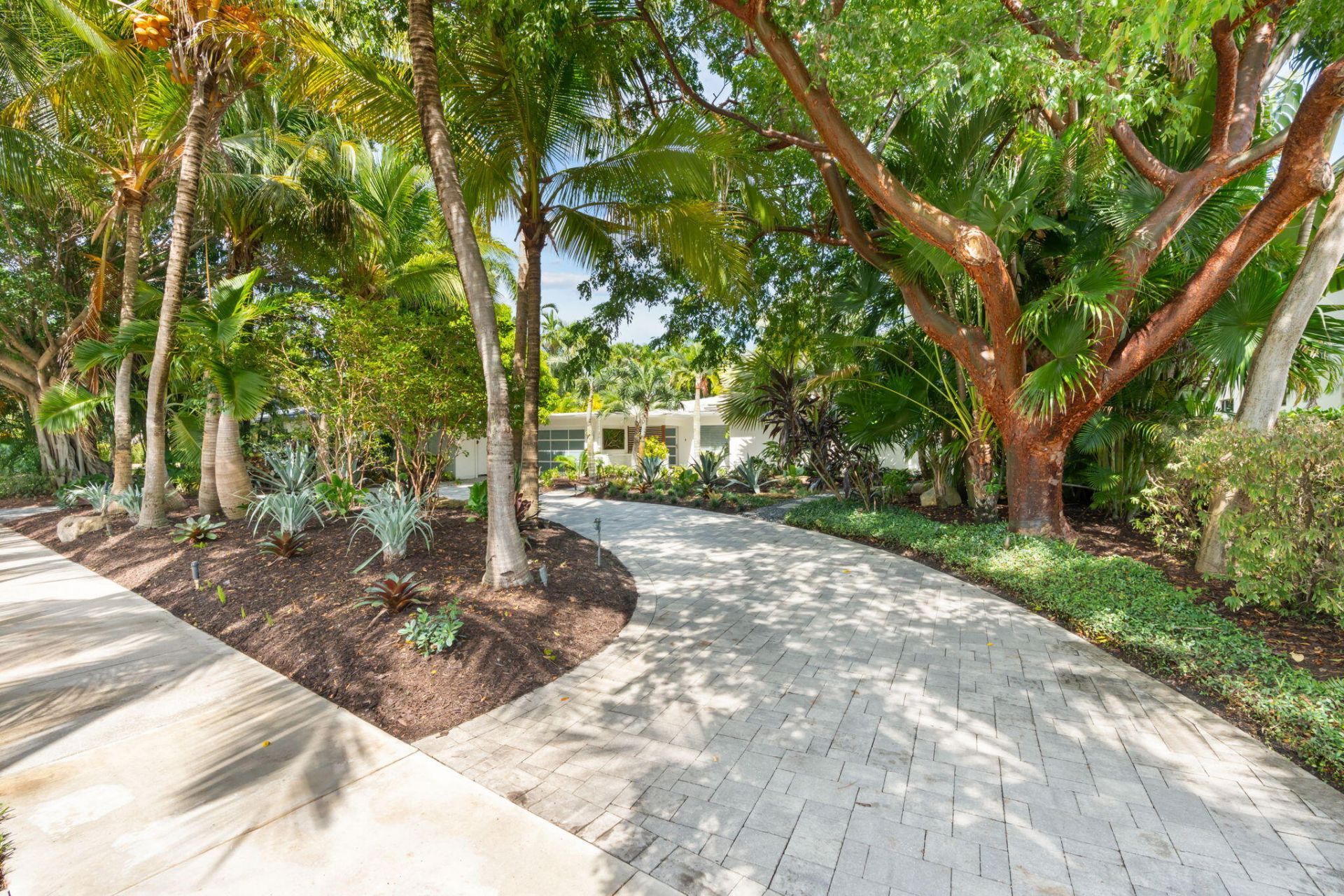 1500 Middle River Drive, Fort Lauderdale, FL 33304 Photo