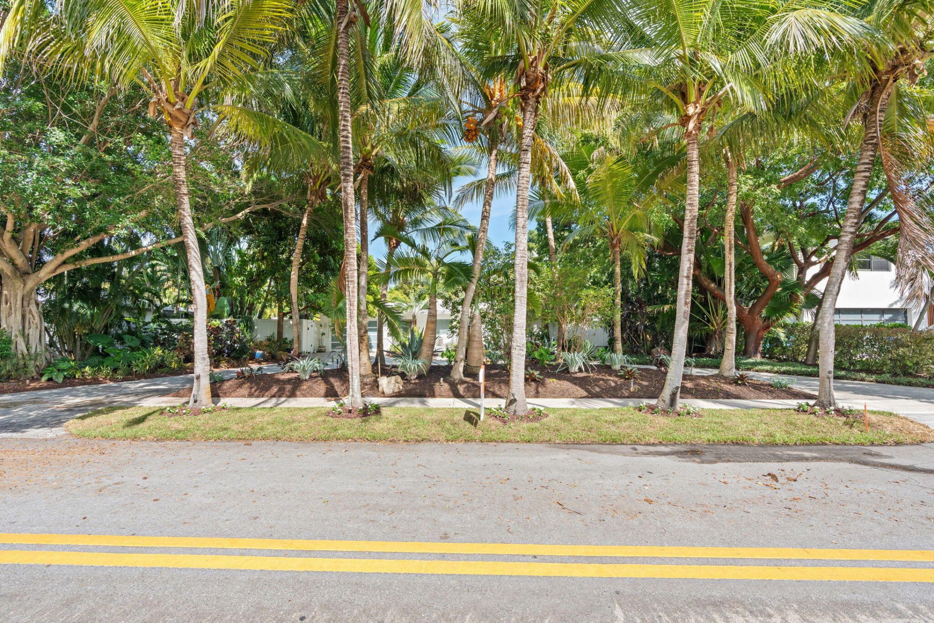 1500 Middle River Drive, Fort Lauderdale, FL 33304 Photo
