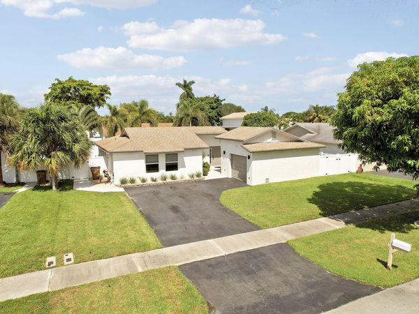 275 NW 37th Way, Deerfield Beach, FL 33442