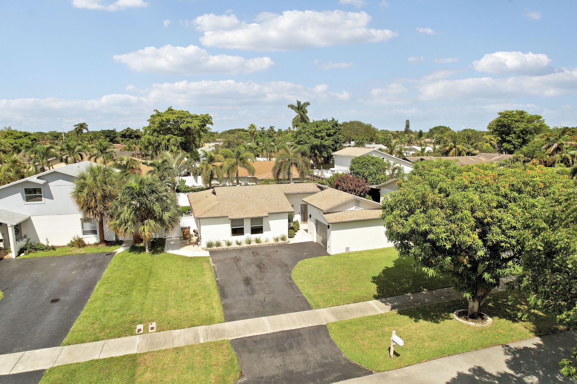275 NW 39th Way, Deerfield Beach, FL 33442 Photo