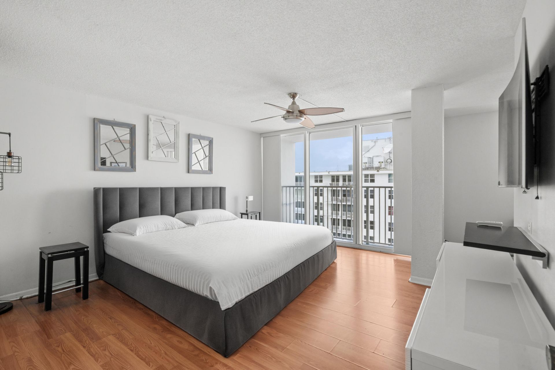 111 Briny Avenue, Unit PH7, Pompano Beach, FL 33062 Photo