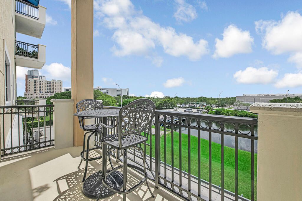 8390 SW 72nd Avenue, Unit 303, Miami, FL 33143 Photo