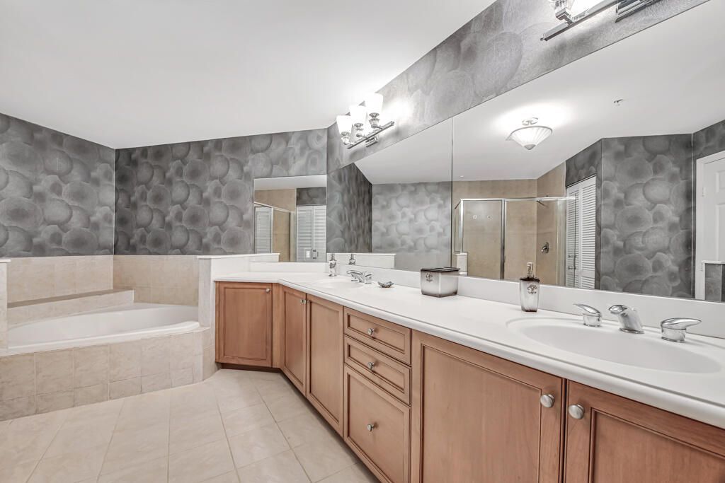 8390 SW 72nd Avenue, Unit 303, Miami, FL 33143 Photo