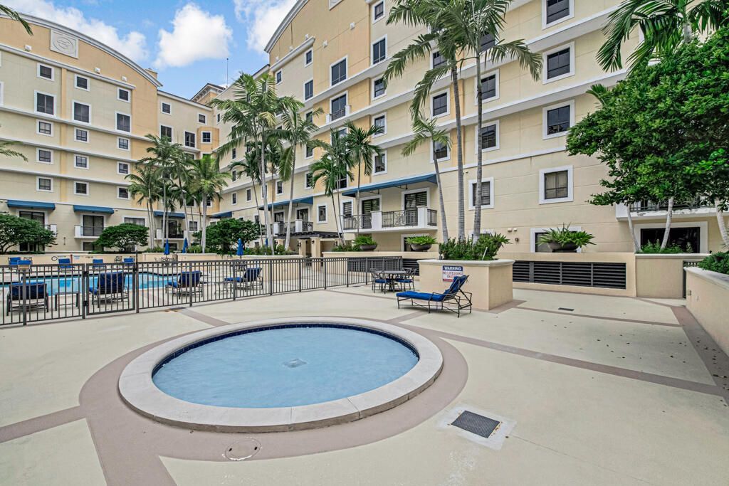 8390 SW 72nd Avenue, Unit 303, Miami, FL 33143 Photo