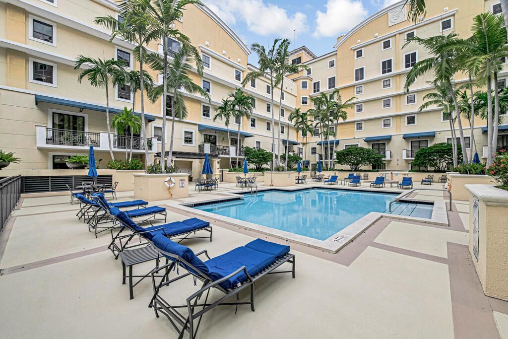 8390 SW 72nd Avenue, Unit 303, Miami, FL 33143 Photo