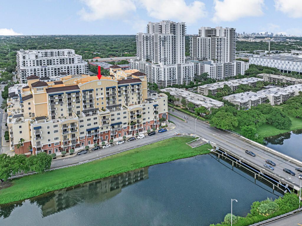 8390 SW 72nd Avenue, Unit 303, Miami, FL 33143 Photo