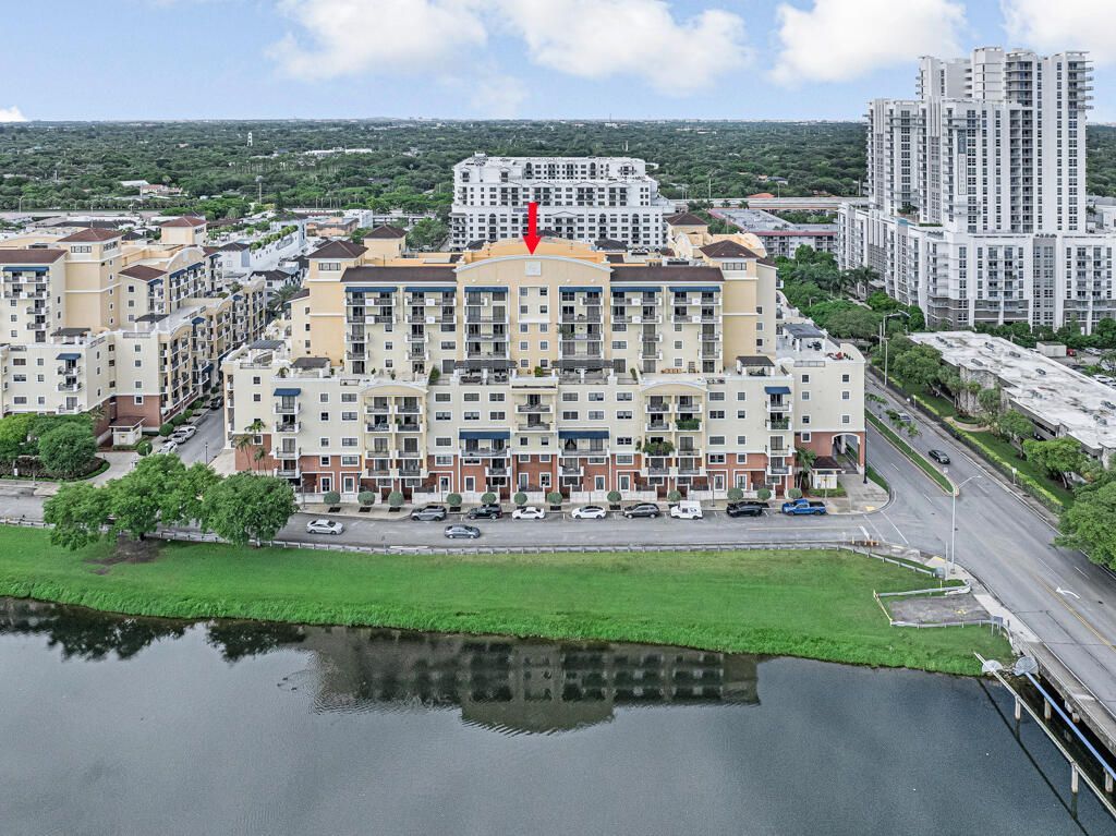 8390 SW 72nd Avenue, Unit 303, Miami, FL 33143 Photo