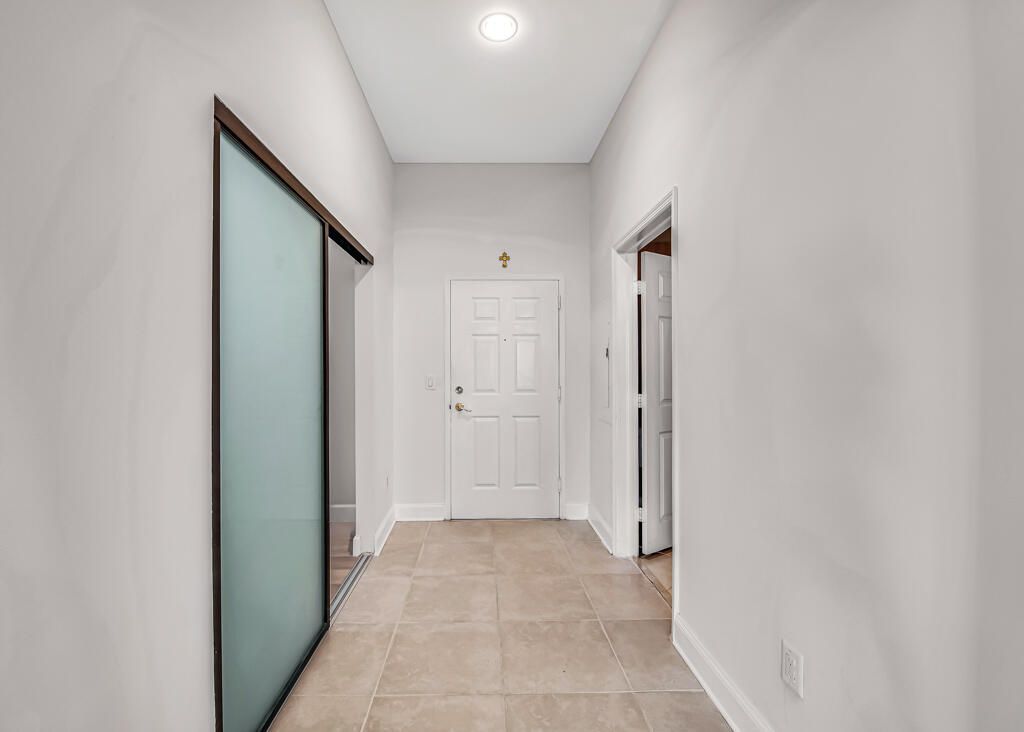 8390 SW 72nd Avenue, Unit 303, Miami, FL 33143 Photo