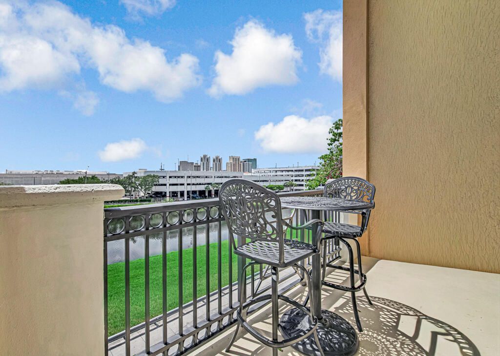 8390 SW 72nd Avenue, Unit 303, Miami, FL 33143 Photo